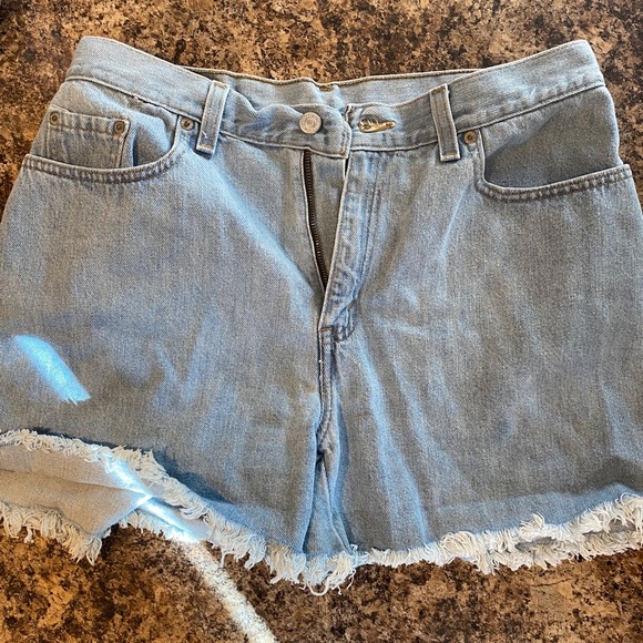 High Waisted Levi Shorts - Picture 6 of 7